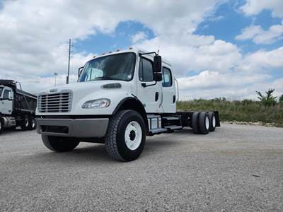 Freightliner M2 106 Cab & Chassis Truck - Cummins, 300HP