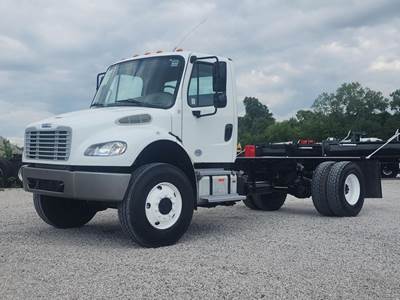 Freightliner M2 106 Cab & Chassis Truck - Cummins, 250HP