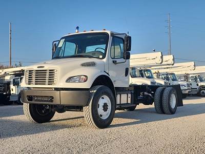 Freightliner M2 106 Cab & Chassis Truck - Cummins, 300HP