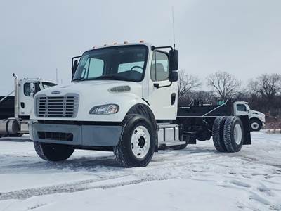 Freightliner M2 106 Cab & Chassis Truck - Cummins, 250HP