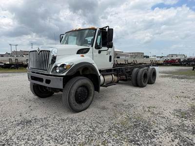 International 7400 Cab & Chassis Truck - Maxxforce DT 7.6L, 300HP