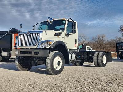 International HV507 Cab & Chassis Truck - Cummins, 250HP