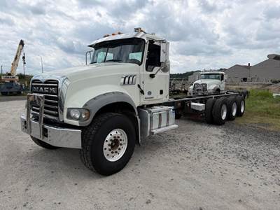 Mack Granite GU714 Cab & Chassis Truck - MP8 12.8L, 445HP