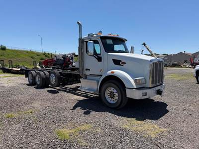 Peterbilt 567 8x4 Cab & Chassis Truck - Paccar, 455HP