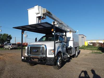 Ford F-750 Chipper Truck - 6.7L D, 270HP