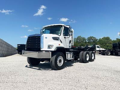 Freightliner 108SD Day Cab Truck - Cummins 350HP