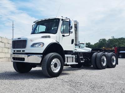 Freightliner M2 106 Day Cab Truck - Cummins 350HP