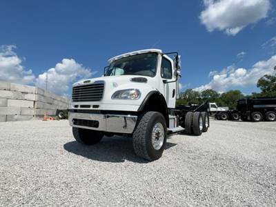 Freightliner M2 106 Day Cab Truck - Cummins 350HP