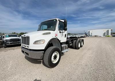 Freightliner M2 106 Day Cab Truck - Cummins 350HP