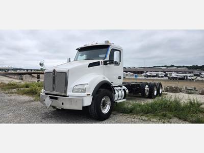 Kenworth T880 Day Cab Truck - Paccar 455HP