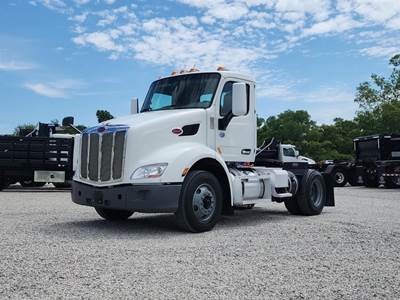 Peterbilt 579 Day Cab Truck - Paccar 405HP