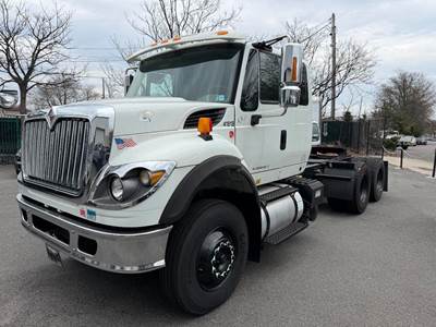 International 7500 Box Truck - 390HP