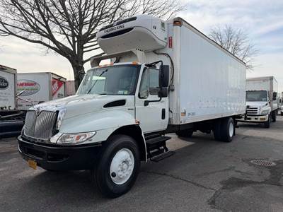International MV607 Box Truck - 225HP