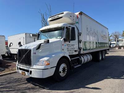 Volvo 64200 Box Truck - 365HP