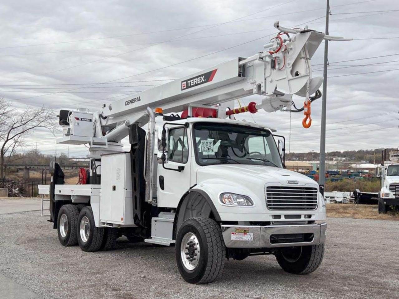 2023 Freightliner M2 106 Digger Derrick Truck Automatic, 2022 TEREX