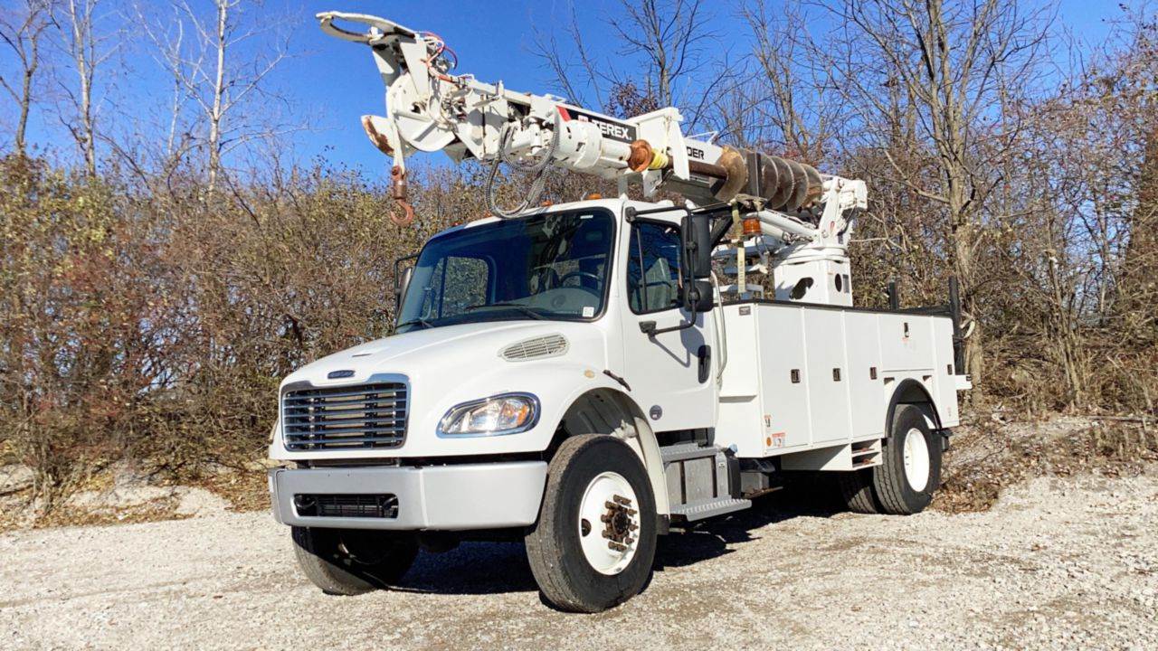 2017 Freightliner M2 106 Digger Derrick Truck For Sale Bluffton, IN