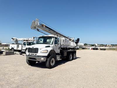 Freightliner M2 106 Digger Derrick Truck - Cummins, 350HP