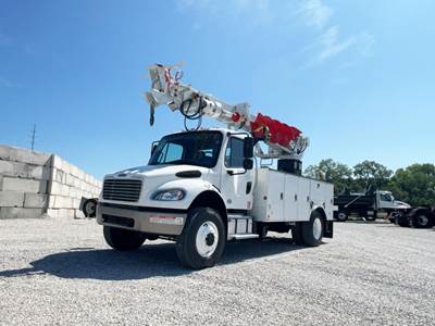 Freightliner M2 106 Digger Derrick Truck - Cummins, 250HP