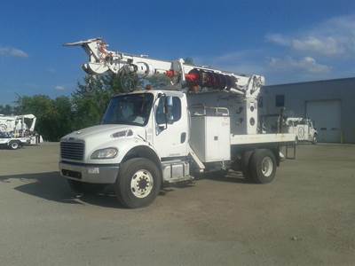 Freightliner M2 106 Digger Derrick Truck - Cummins, 250HP