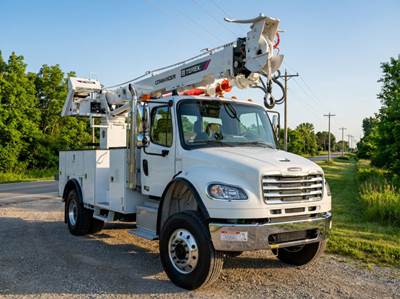 Freightliner M2 106 Tracked Digger Derrick - Cummins, 300HP