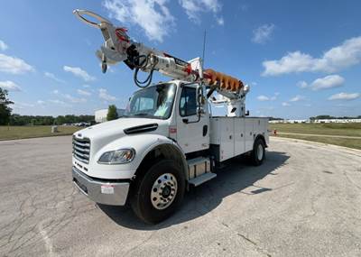 Freightliner M2 106 Digger Derrick Truck - Cummins, 300HP