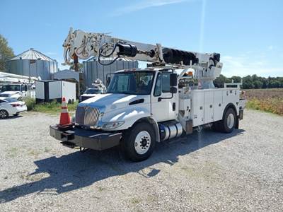 International 4300 Truck-Mounted Digger Derrick - Cummins, 260HP