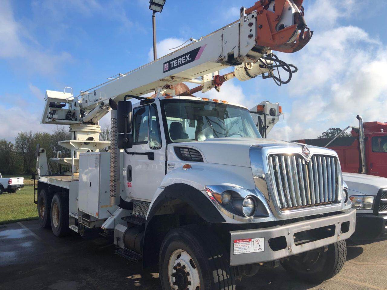 International WorkStar 7400 Digger Derrick Truck - 2013 TEREX COMMANDER ...