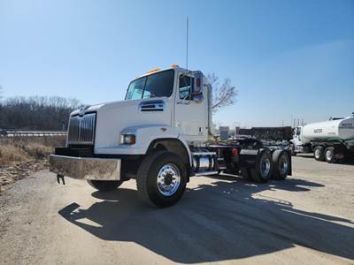 2015 Western Star 4700 Day Cab Truck