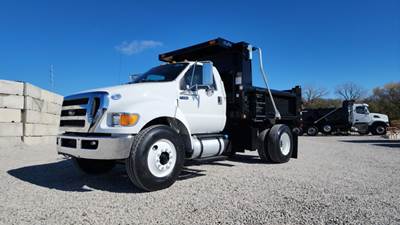 Ford F-750 Dump Truck - Cummins 260HP