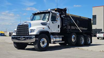 Freightliner 114SD Dump Truck - Detroit 505HP