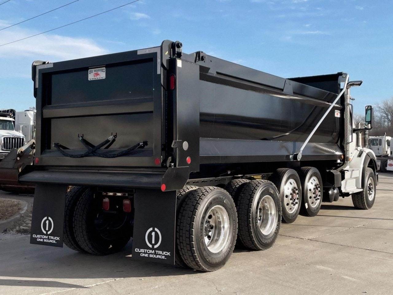2023 International HX Dump Truck A26 425HP, 6 Speed Allison Rds