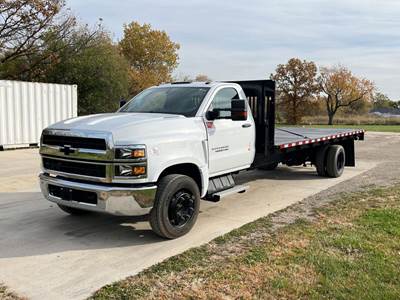 Chevrolet 6500 Flatbed Truck - 350HP