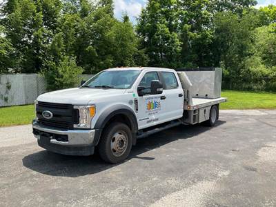 Ford F-550 Flatbed Truck