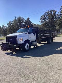 Ford F-750 Flatbed Truck - 270HP