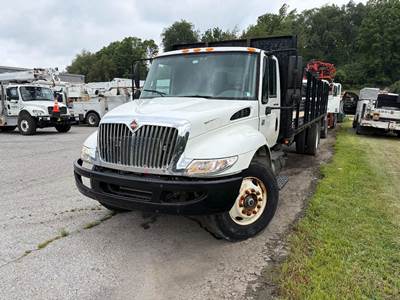 International 4300 Flatbed Truck - 225HP