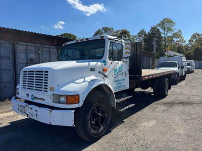 International 4700 Flatbed Truck - 175HP