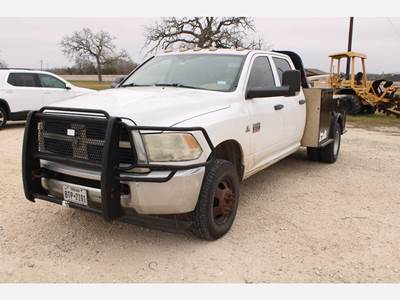 RAM 3500 Flatbed Truck - 285HP