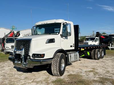Volvo VHD64 Flatbed Truck - 455HP