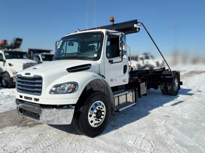 Freightliner M2 106 Hooklift Truck - Cummins, 330HP