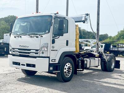 Isuzu FVR Hooklift Truck - Cummins, 260HP