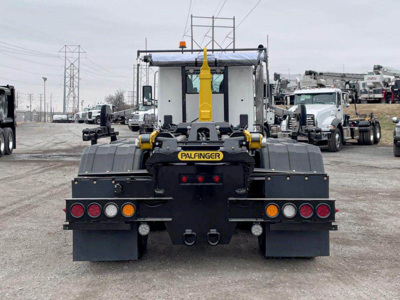 2023 Peterbilt 548 Tandem Axle Hooklift Truck Paccar, 350HP, 6 Speed