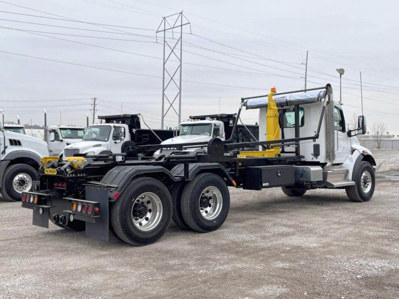 2023 Peterbilt 548 Tandem Axle Hooklift Truck Paccar, 350HP, 6 Speed