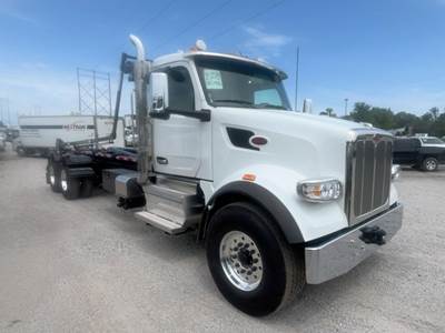 Peterbilt 567 Hooklift Truck - Cummins, 450HP
