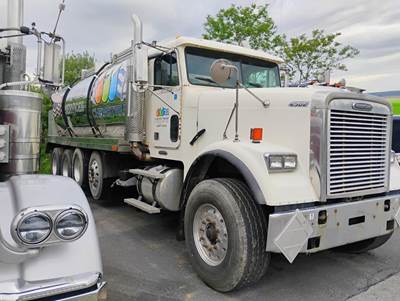 Freightliner FLD120 Truck - Cat