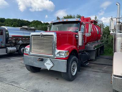 International 5900i Truck - Cummins, 525HP