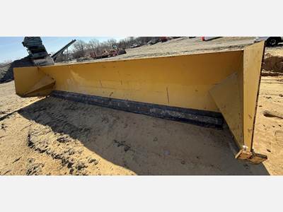 Snow Pusher 20' Truck