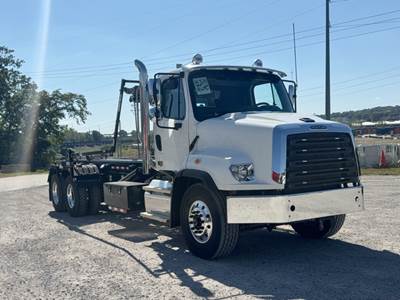 Freightliner 114SD Roll Off Truck - Cummins, 475HP