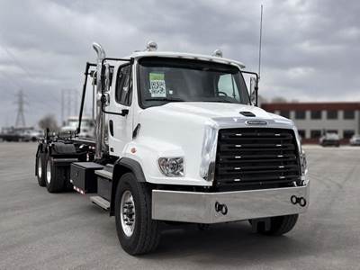 Freightliner 114SD Roll Off Truck - Cummins, 455HP