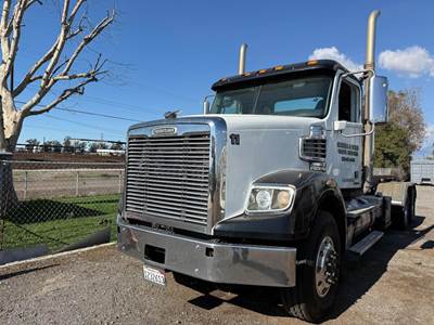 Freightliner Corondao Roll Off Truck - Detroit, 450HP