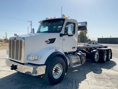Peterbilt 567 Roll Off Truck - Cummins, 450HP